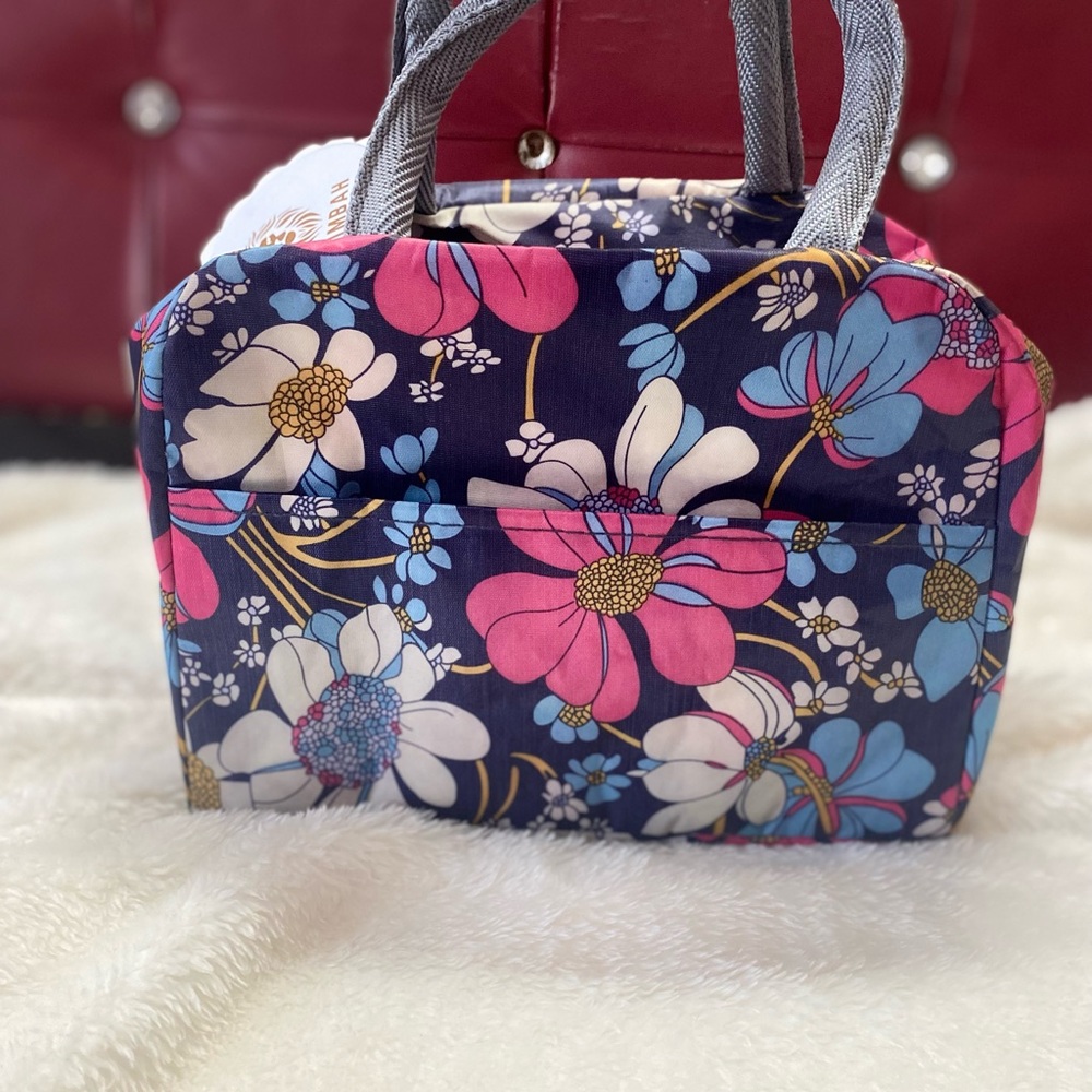 Make up pouch for travelling - Picture 3 of 7